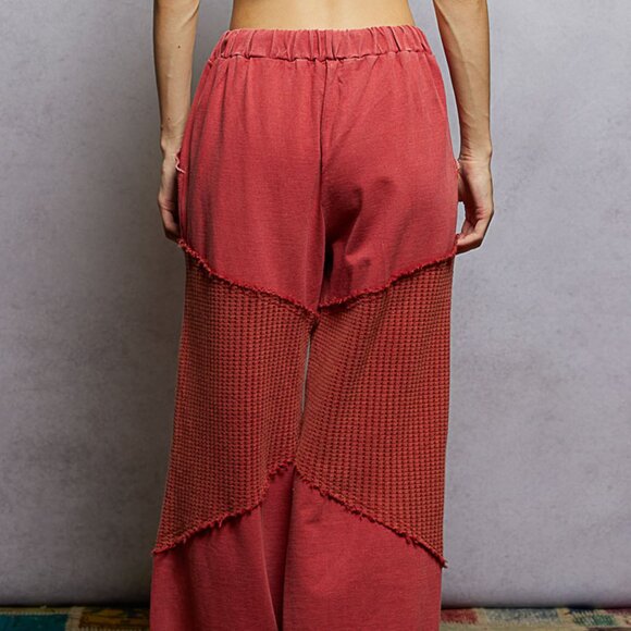 Red Robin POL straight fit pants in French terry with thermal contrast - Picture 2 of 4